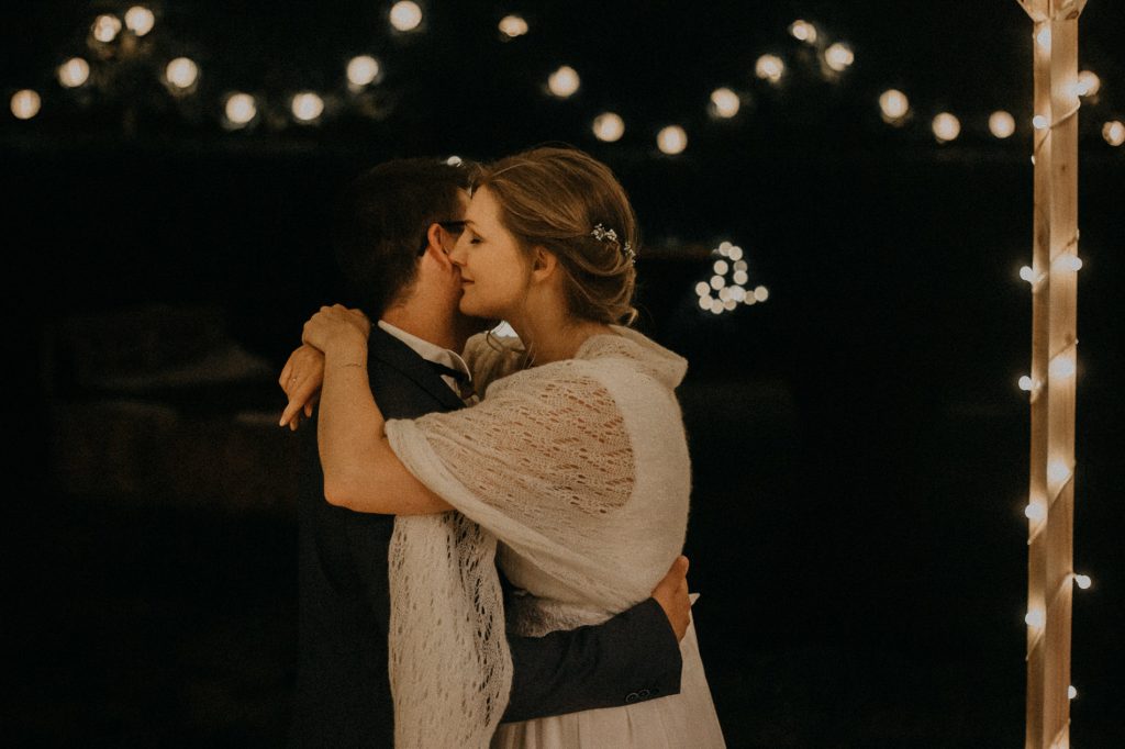 premiere danse mariage - reportage photo mariage belgique - photographe mariage lifestyle - caroline de patoul