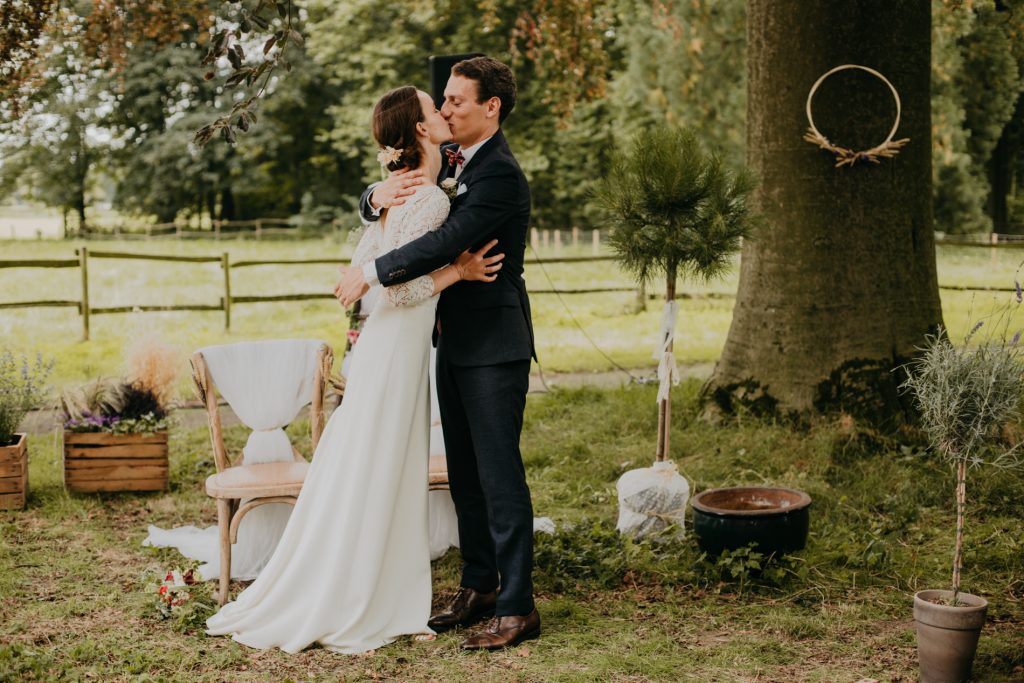 seance photo couple mariage - reportage photo mariage belgique - photographe mariage brabant wallon - caroline de patoul
